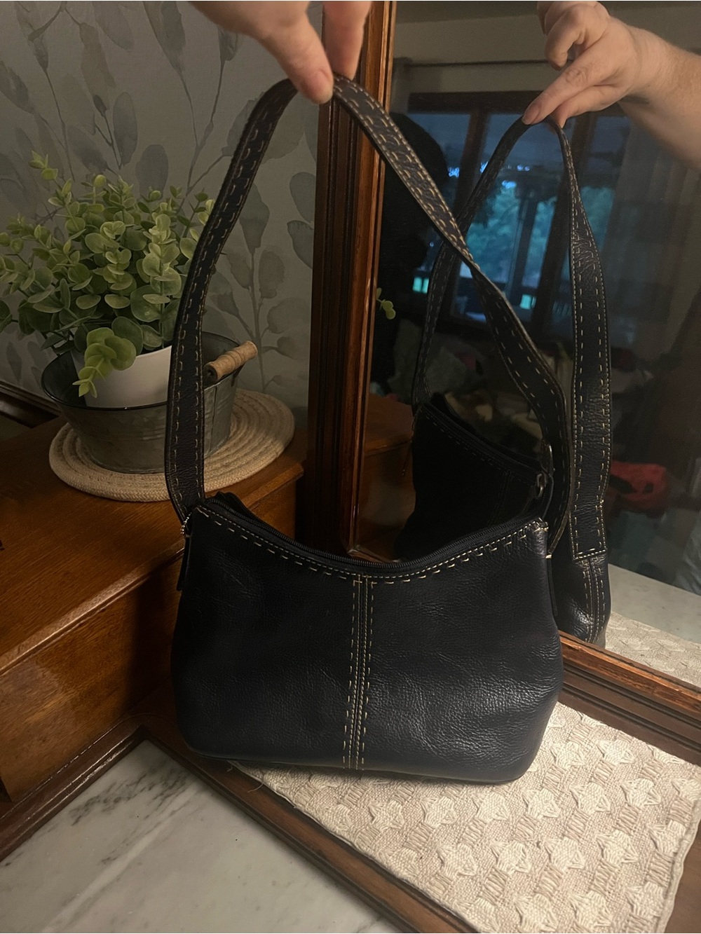 FOSSIL *Vintage* Y2K Leather Shoulder Bag with Contrast Stitching Navy Blue GUC